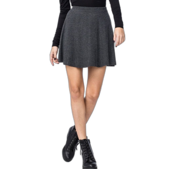 H.I.P. (Happening In The Present) Tilly’s NWTs Gray Knit Skater Mini Skirt Sz S - Picture 1 of 9